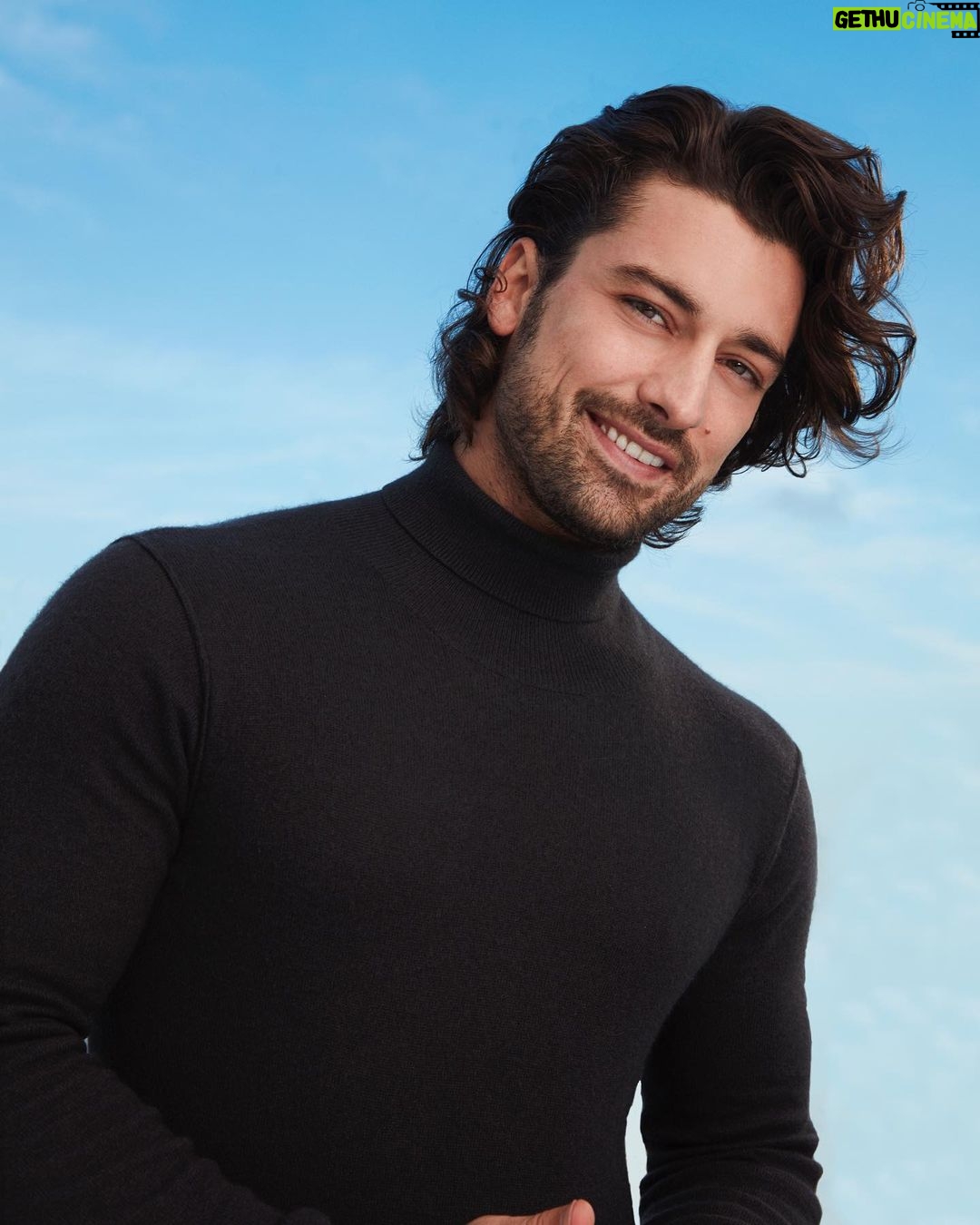 Alp Navruz - 389.1K Likes - #mood
#AlpinKeşfi #DökülmeyeDurDe #YvesRocher