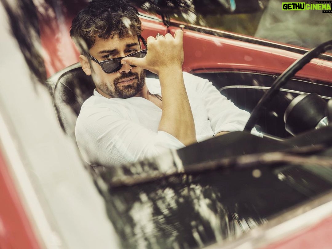Alp Navruz - 366.5K Likes -