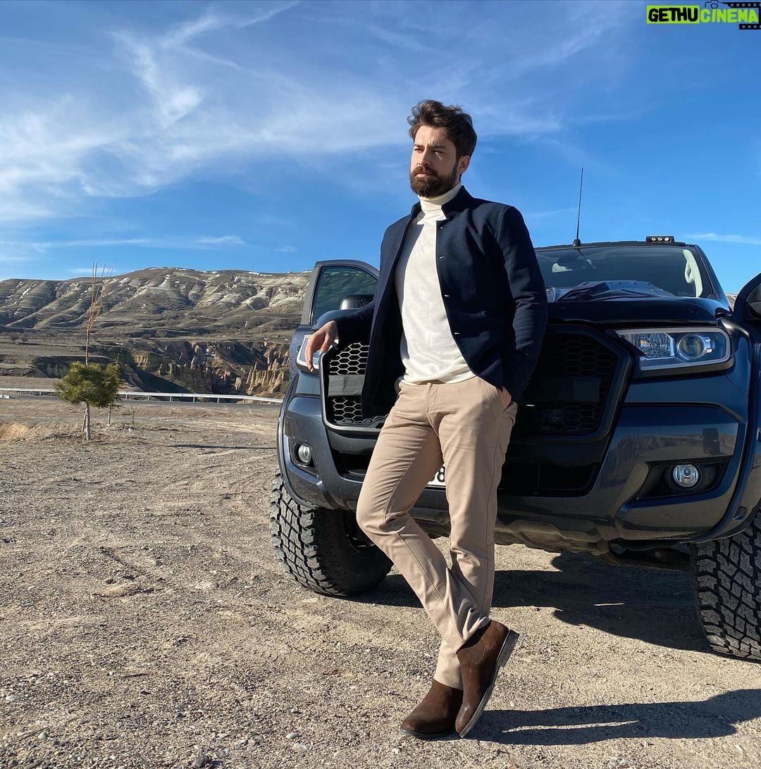 Alp Navruz - 363.4K Likes - Haktan bahar fermanı geImedikçe, toprak sırrını açamaz.