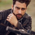 Alp Navruz Instagram -