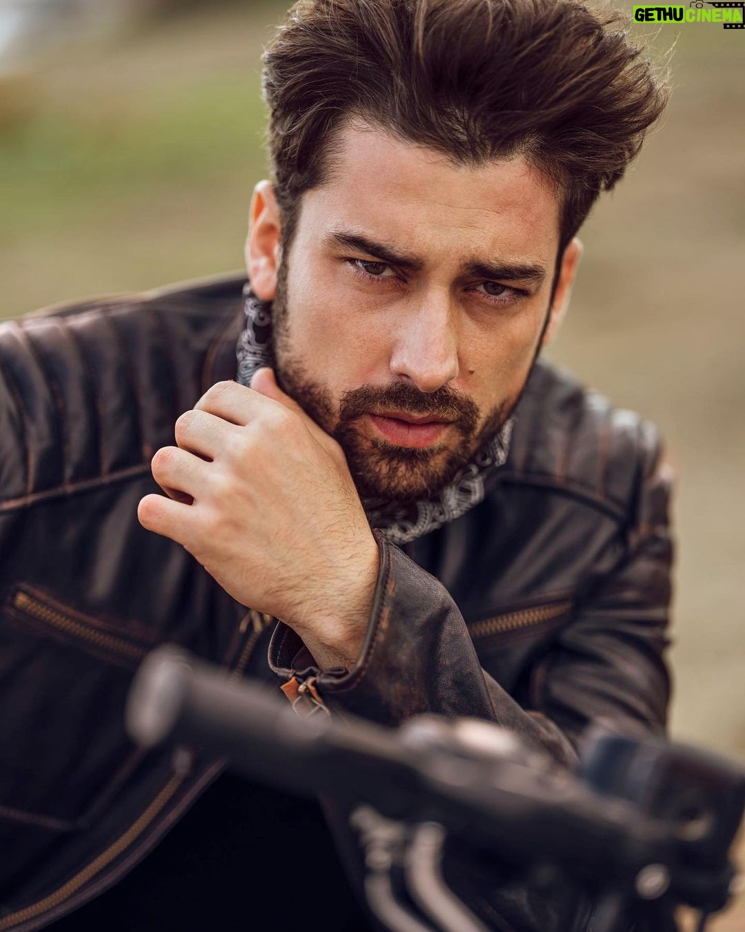 Alp Navruz - 382.6K Likes -