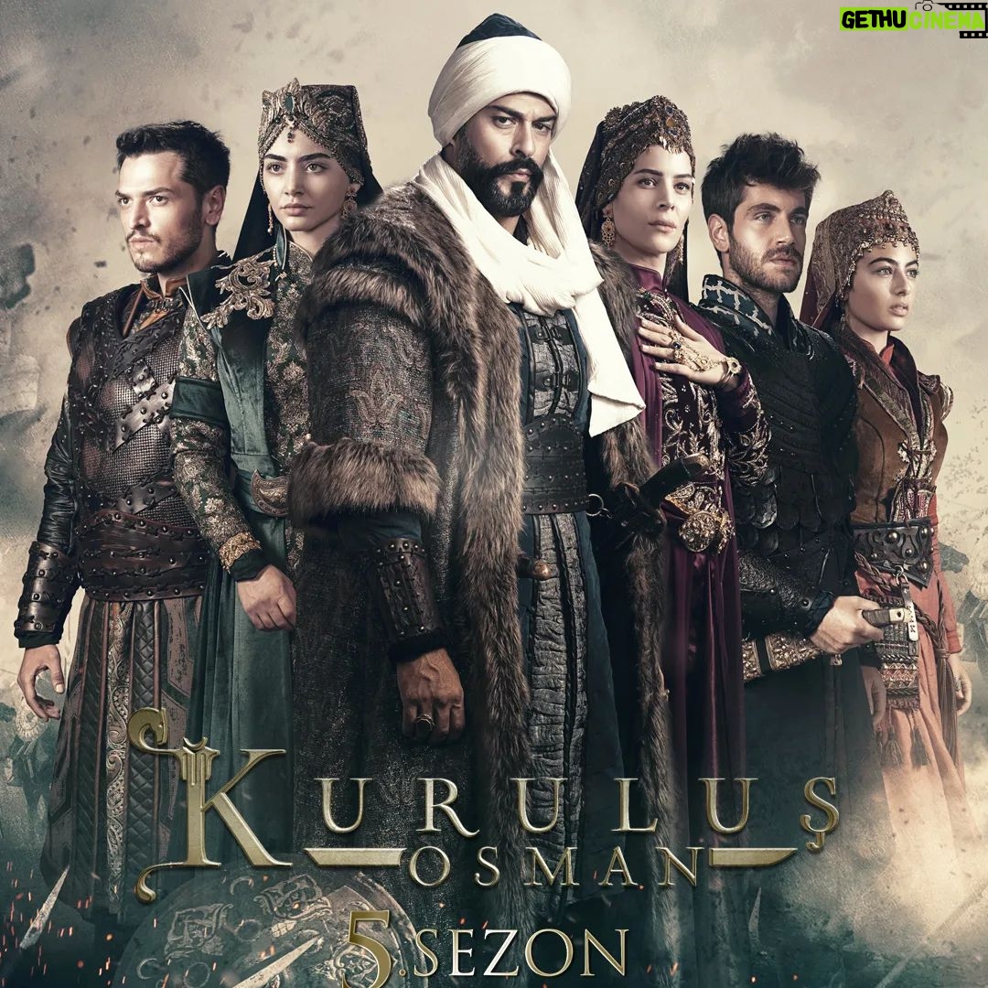 Alpaslan Özmol - 13.3K Likes - “Birbirini seven ve koruyanların karşısında cihan dahi duramaz!”
Kuruluş Osman 5. Sezon ikinci afişiyle sizlerle!
#KuruluşOsman 5. Sezon ilk bölümüyle 4 Ekim Çarşamba 20.00’de #atv’de!
@kurulusdizisi @bozdagfilm @atvturkiye