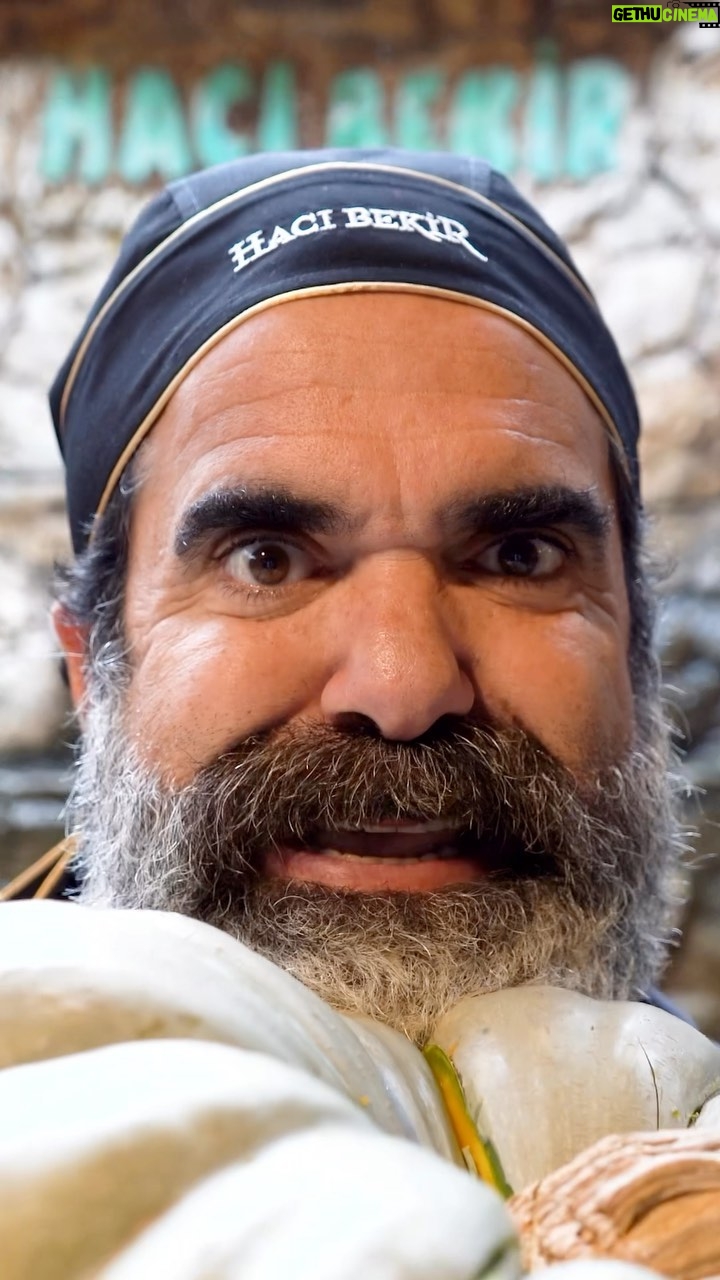 Alpaslan Özmol - 3.5K Likes - Değerli sanatçımız @alpaslanozmolofficial , namıdiğer Çaycı Hüseyin ile birlikte Sakaryamızın Coğrafi işaretli Kabak tatlımızı Hazırladık 😋
👭| Bu lezzeti kiminle paylaşmak istersiniz? Etiketleyin.👇
🥇 1958’den beri değişmeyen lezzet…
🍁 Meşhur Köfteci HaciBekir
🕰 09.00 - 22.00 Hizmetinizdeyiz
⌛️ Pazar Günleri Acığız
💳 Nakit, Kredi Kartı
🚘 OtoPark Alanı Var
⛅️ Bahçe Açık Alan Var
🍽| Lezzet: Kabak Tatlısı
☎| Telefon: 0264 279 49 99 / 0530 542 19 58
📽| Video: @Birmekanöner
🇹🇷| Takip: @koftecihacibekir
•
.
.
.
.
.
.
#Köftecihacibekir #Serdivan #islamakofte #Sakarya #Adapazarı #ıslamaköfte #foodstagram #Mutluluk #Reels #gastronomia #Reelsinstagram #turkishfood #çaycıhüseyin #alpaslanözmol #kuruluşosman #çocuklarduymasın #gürbüzalp #kabaktatlısı #Elmas