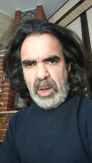 Alpaslan Özmol Instagram - Efes antik tiyatrosundaki konserimin bilet fiyatlarını kişiye göre ben belirleyeceğim öğrenciye ücretsiz 😎
