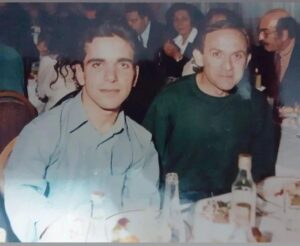 Alpaslan Özmol Instagram - Bursa Devlet Tiyatrosu Premier yemeği Fermanlıı Deli Hazretleri oyunu yıl 1993 Tiyatroda ilk yılım yaş 17 adamı hasta etmesinlerrr