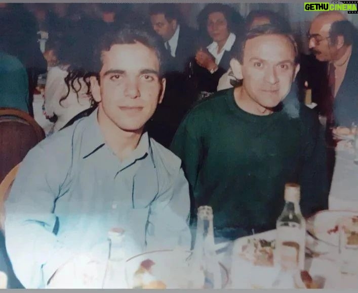 Alpaslan Özmol - 1.4K Likes - Bursa Devlet Tiyatrosu Premier yemeği Fermanlıı Deli Hazretleri oyunu yıl 1993 Tiyatroda ilk yılım yaş 17 adamı hasta etmesinlerrr