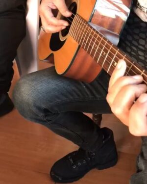 Altan Erkekli Instagram - Set molası #set #dizi #drama #aktör #oyuncu #müzik @muratkekilliofficial  #altanerkekli #actor #instagram #video #instavideo