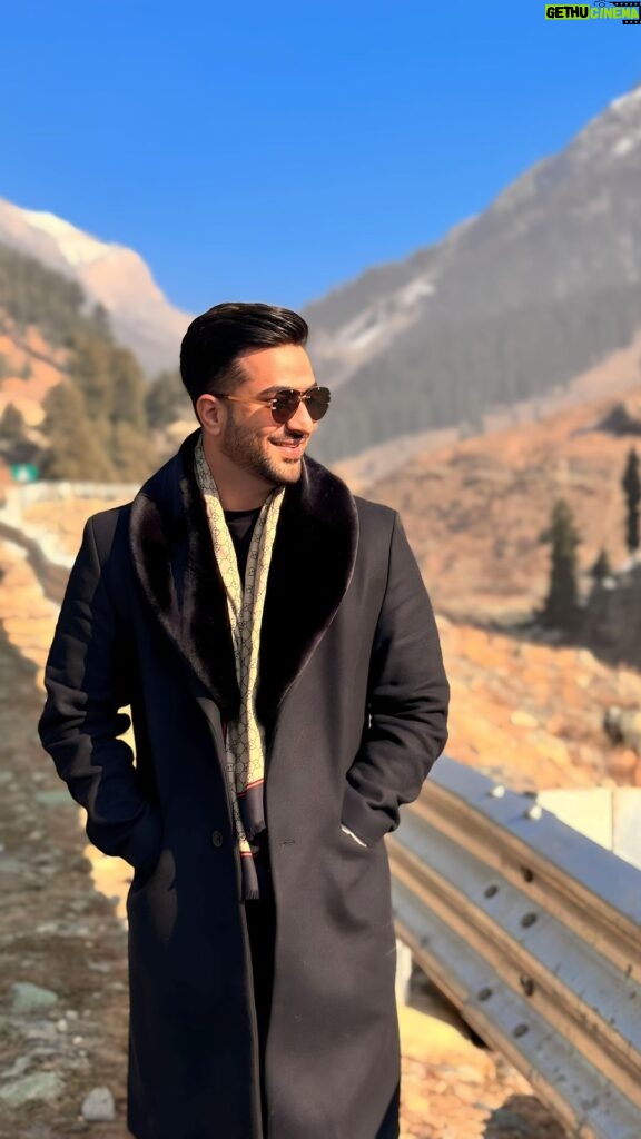 Aly Goni Instagram - 2024 here I come… ✌️ #bismillah Kashmir A Heaven On Earth