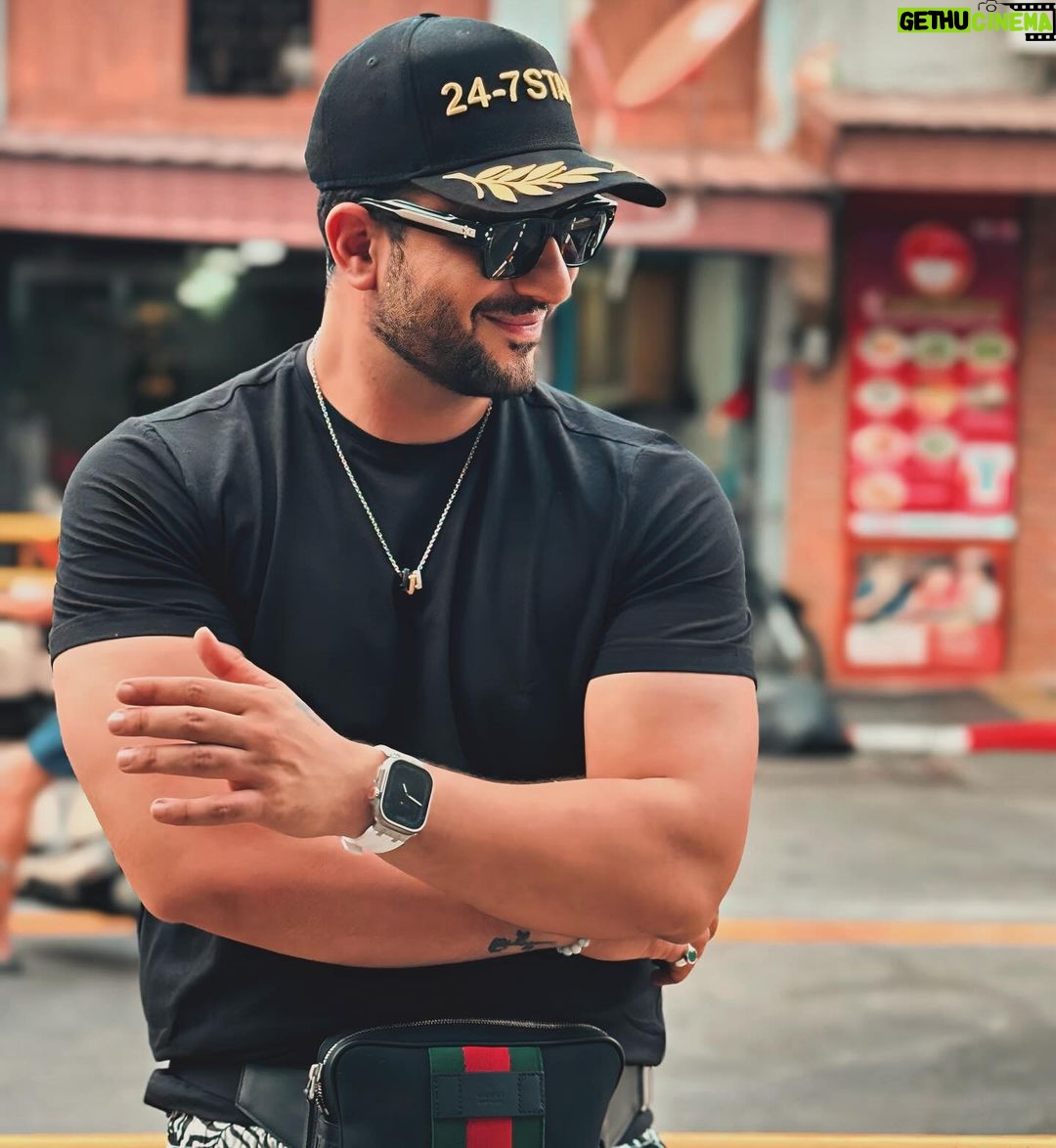 Aly Goni Instagram - Don’t lose what u can’t replace……