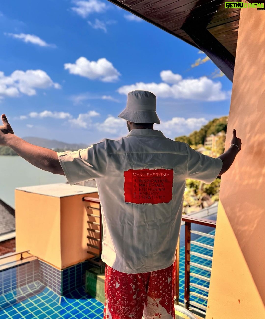 Aly Goni Instagram - Kuch nahi bhai bass Apne store ke best quality kapde pehnane ka gamand hai 😂😂 Shop this cool shirt from @dripdome.store 😎 @princenarula bhai mere kya gaana hai yaar 🔥