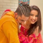 Aly Goni Instagram - Tujhe pata hai mein yeh valentine’s day falentine’s day nahi maanta par Insta pe sab ke post dekhke teri yaad aagayi….🫶🏻