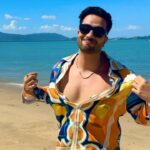 Aly Goni Instagram - Thank you for lovely wishes everyone ❤️ yeh ladka bada ho raha hai aur aane wale saalon mein khoob mehnat aur taraqi karega 😍😝 bolo ameen 😂 Aur yeh gaane ke baare mein kya he bole🔥 @nehaalnaseem ⭐️ @journeyrouters @barcelo_coconut_island -#journeyrouters, #travelwithjr, #barcelococonutisland, #Coconutisland #privatepoolvillaphuket