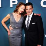 Alysia Reiner Instagram - This is my best friend Deb Cahn. She created a brilliant new streaming series called #thediplomat which is on @netflix as of today!! It’s smart and funny and insightful and all the actors are brilliant and the female team behind it equally so, and what are you waiting for?!? #watchitnow #femalefilmmakerfriday #femalefilmmaker #bestfriend #bestie #proudbestie #netflixfamily #netflixreunion The Paris Theater - New York