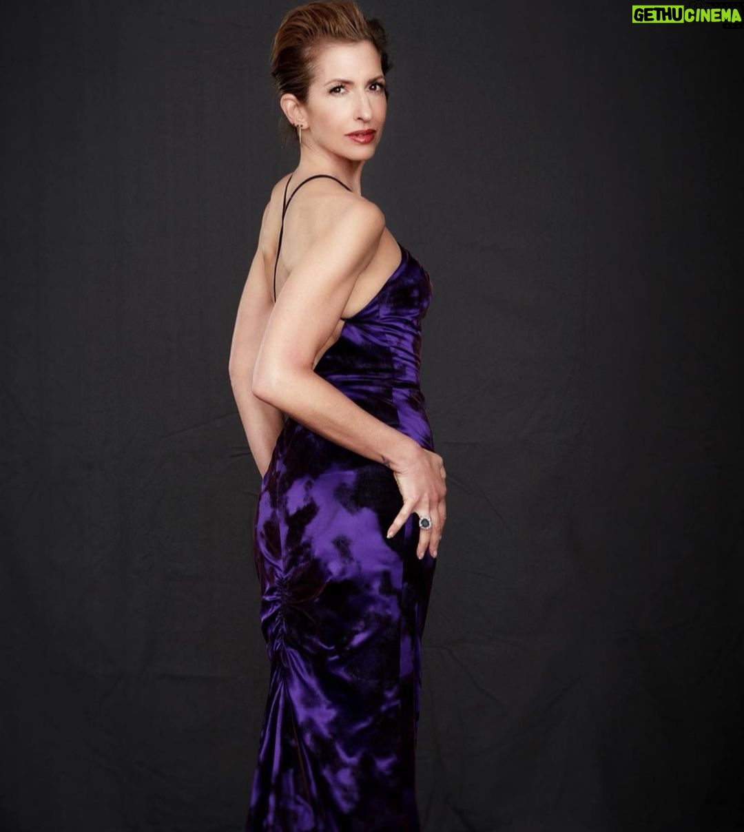 Alysia Reiner Instagram - Thank you @viewtiesmag for this beauty cover story & all the magic folks who made it happen! 📸 @thomasconcordia 💋 @studiobriandean 💇🏽♀️ @damianmonzillo 👗 @donalddeal 💎 @felixzdesigns Kicks 👠 MINE! Article: https://viewties.co.uk/wp-content/uploads/2023/03/VIEWTIES-MAGAZINE-Alysia-Reiner-Solo-Edition.pdf New York, New York
