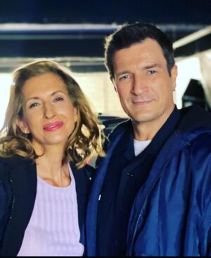 Alysia Reiner Instagram - Thank you gorgeous & amazing @alydiaz & @nathanfillion for being incredible warm generous hosts & scene partners on @therookieabc !! I loved working with you both & being directed by the beloved @anne_renton.  @alexihawley & #fredrickkotto loved saying your words ( & Fredrick your patience with all my fascination &!cop questions, I can’t wait for you to write your book! )

Tune in tonight Tuesday, January 24 at 8 PM on ABC and the next day on Hulu!  #therookie #ialwaysfeellikearookie #abc #hulu 

#ilovemyjob #actorslife
