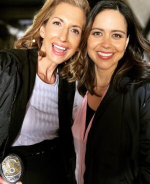 Alysia Reiner Instagram - Thank you gorgeous & amazing @alydiaz & @nathanfillion for being incredible warm generous hosts & scene partners on @therookieabc !! I loved working with you both & being directed by the beloved @anne_renton.  @alexihawley & #fredrickkotto loved saying your words ( & Fredrick your patience with all my fascination &!cop questions, I can’t wait for you to write your book! )

Tune in tonight Tuesday, January 24 at 8 PM on ABC and the next day on Hulu!  #therookie #ialwaysfeellikearookie #abc #hulu 

#ilovemyjob #actorslife