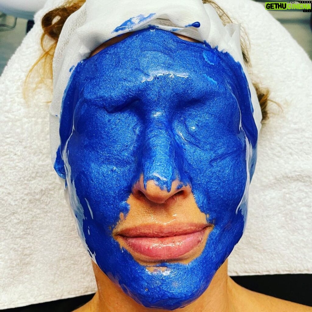 Alysia Reiner Instagram - Avatar Super Fan Or Self Care? #nofilter #nomakeup #nofillers no @lensa.ai