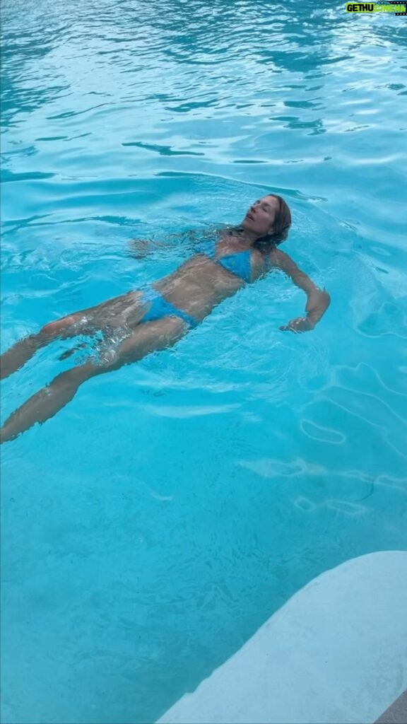 Alysia Reiner Instagram - DIVE IN to the last days of summer. Thanks Liv for impromptu pool shoot ❤️ #summer #divein #pooltime #kidphotographer #summer2022☀️ #savor #swimmer #swimtime #swimlife #letsgoswimming