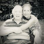 Alysia Reiner Instagram - Who needs a hug? This is great grandpa Arnold. He is 98. He misses my grandma. A lot. We go visit him. Cause he needs hugs. Who do you know who needs a hug today? #whoneedsahug🙋 #hugs #gramps #familytime #sunday #nomakeup #nofilter #loveis #love #snuggleme #whoneedsahug #grief #familydays #sundayfamilyday #sundayfamilydinner #sundaybest Grandpa's House