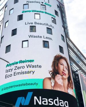 Alysia Reiner Instagram - #tbt that time I was on the side of a building

#NationalMakeupDay #dmgctrl #agentdeever #msmarvel