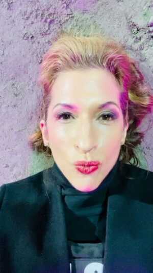 Alysia Reiner Instagram - 3am… #actorlife 

#msmarvel #agentdeever #mcu #marvel #bts #dodc #kamalakhan #explore #marvelmovies #marvelstudios #disneyplus #actresslife #actress #actor #setlife