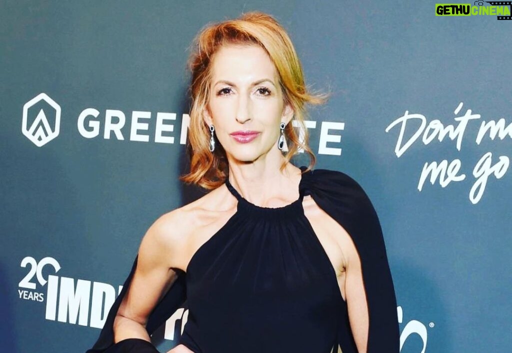 Alysia Reiner Instagram - About last night…Thank you @criticschoice for the best reason ever to have a @msmarvelofficial family reunion. I could not be more thrilled to be part of this bunch of spectacularly talented gorgeous and GOOD HUMANS. Thank you @sanaamanat622 for your brilliant brain that created Kamala, this gorgeous world & welcoming me into this family. Thank you @marvelstudios @disneyplus @victoriaalonso76 @kevinfeigemarvelstudios for making it!! It was so magical meeting so many heros ( @thejameshong !!), my actor girlcrush @zchao & being inspired by so much incredible art. Thank you dream team Cinderella squad: @antonmakeup @jinbanghair @juleswstylist_ @tomford @albertoparadajewelry @paumelosangeles @abelita_pr Also is it just me or do I look like I’m a vampire in the last picture?? #criticschoiceawards #bestensemblecast #familyreunion #girlcrush #actorcrush #dreamcometrue❤️ #goodisnotathingyouareitsathingyoudo Critic's Choice Movie Awards