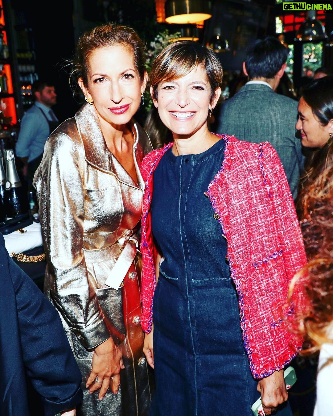 Alysia Reiner Instagram - Get a woman’s take. A true joy supporting women making films and the 8th annual Through Her Lens: The Tribeca CHANEL Women’s Filmmaker Program. I always see old friends, make new ones & get to meet incredible icons & LEGENDS (#annettebenning !!) Thank you @tribeca #janerosenthal #paulaweinstein @nancyellenlefkowitz for continuing to create true community. Love you @cindi_leive and all the incredibleness you bring to the planet w @themeteor &beyond. #ThroughHerLens #Tribeca #CHANEL #CHANELinCinema #femalefilmmakerfriday #femalefilmmakers #vitalvoices #tellanewstory #getawomanstake