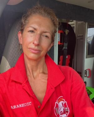 Alysia Reiner Instagram - I never in a billion years thought I would BE IN A PARADE. I never thought I would post about being a volunteer fire fighter. I never thought (vegetarian that I am) I would help serve 100s of hot dogs.  And yet…. I am profoundly grateful every day to be part of this company. This team. This group of extraordinary humans who volunteer their time, service and lives to help people. They inspire me EVERY DAY. Thank you every member of @saltairevolunteerfirecompany i am grateful to you all, and to be a member. 

Do things that change you. 
Do things that grow you. 
Do things that SCARE YOU. 

On TV I’m #agentdeever of #dodc #damagecontrol 
IRL i want to do things that are about controlling or minimizing  the damage we do to the planet, to each other, to ourselves. 

Join me.

#service #firefighter #firefighters #volunteer #volunteerfirefighter #msmarvel #marvel #agentdeever #dodc #volunteerspirit #giveyourbest