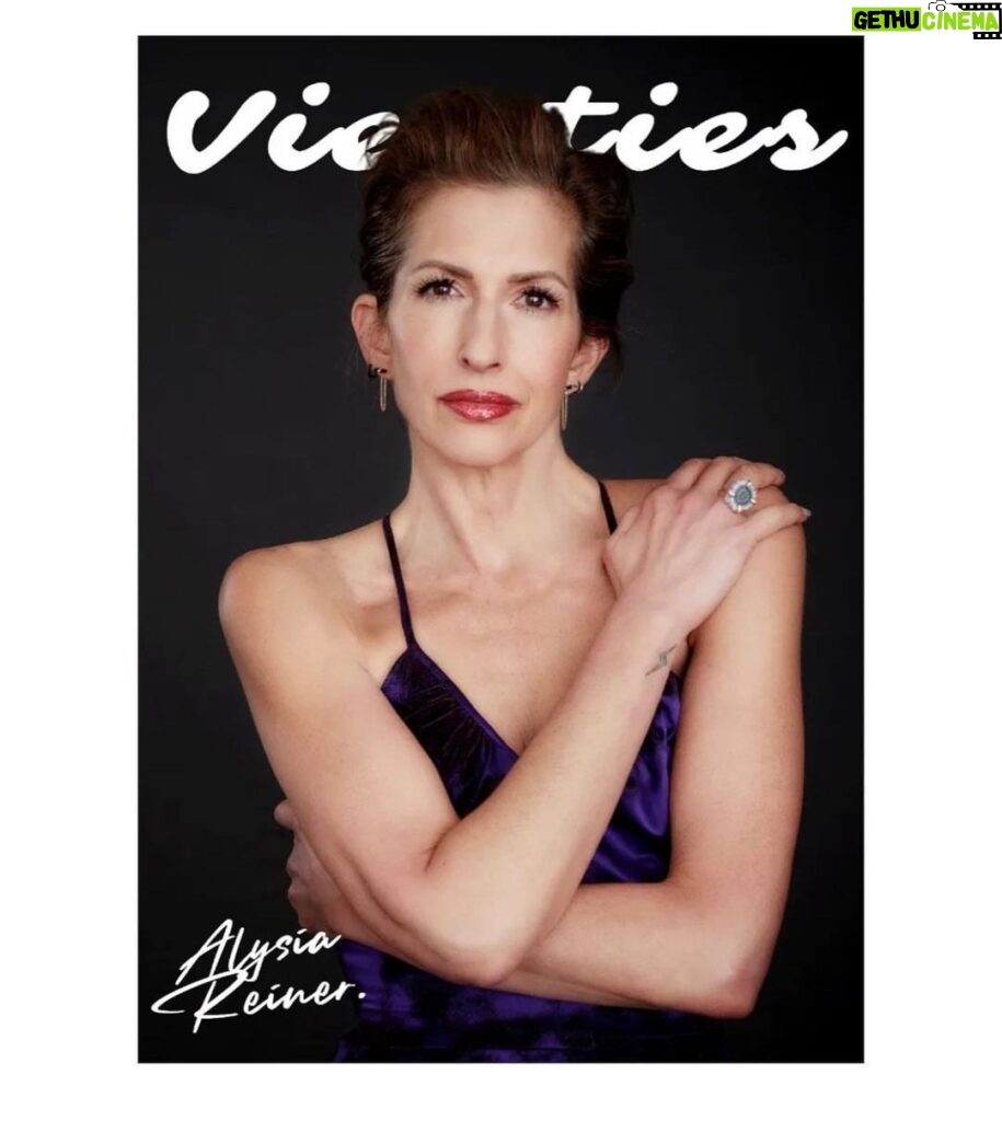 Alysia Reiner Instagram - Thank you @viewtiesmag for this beauty cover story & all the magic folks who made it happen! 📸 @thomasconcordia 💋 @studiobriandean 💇🏽‍♀️ @damianmonzillo 👗 @donalddeal 💎 @felixzdesigns Kicks 👠 MINE! Article: https://viewties.co.uk/wp-content/uploads/2023/03/VIEWTIES-MAGAZINE-Alysia-Reiner-Solo-Edition.pdf New York, New York