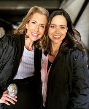 Alysia Reiner Instagram - Thank you gorgeous & amazing @alydiaz & @nathanfillion for being incredible warm generous hosts & scene partners on @therookieabc !! I loved working with you both & being directed by the beloved @anne_renton.  @alexihawley & #fredrickkotto loved saying your words ( & Fredrick your patience with all my fascination &!cop questions, I can’t wait for you to write your book! )

Tune in tonight Tuesday, January 24 at 8 PM on ABC and the next day on Hulu!  #therookie #ialwaysfeellikearookie #abc #hulu 

#ilovemyjob #actorslife