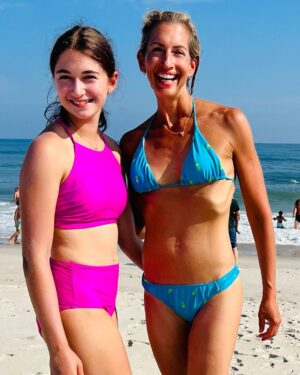 Alysia Reiner Instagram - Birthday selfie. No makeup. No filter. No filler. Wrinkles, freckles (sun damage), grey hair & cellulite included.  My birthday present to myself is cultivating more self love and worthiness AS IS. Those of you who know me know it is tattooed on my wrist ( along with my @msmarvelofficial lightening bolt!) to remind myself to love the world as it is. 

But this year I want to go deeper loving MYSELF as is , feeling worthy and enough, unemployed, wrinkles, bumpy nose, crepy skin , cellulite, gray hair, and all. It’s a privilege to make it this far in my life. Some of my friends died in their 40s.  Some younger, some older. missing you today Barbara, Racheal, Heather, Patricia, & Owen. Also my daddy & Davids dad ( 55 & 47 respectively). It’s a privilege to age. Im learning this, as much as the capitalist patriarchy wants to sell me so much shit to stop the process. 

It’s  been an incredible life so far so many dreams come true,  so many dreams I didn’t even know I had : becoming a volunteer fire fighter, becoming a foster mom, I never even dreamed of having { a healthy relationship with} a teen daughter, and look at this one! Being an activist, producing movies, learning tennis! I love continuing to learn new things to feel like a beginner, and it’s deep discomfort, and to evolve through that. Thank you beloved friend and happens to be brilliant life coach @julieanne.lee for teaching me more about my own worth. Thank you @jessicadefino_ for inspiring me to love myself, free of filter and fillers, warts, and all. Thank you L & D FOR ALL MY INCREDIBLE HOMEMADE PRESENTS MY FAVORITE KIND. AND THANK YOU. @sophchangnyc For taking these super fun pictures and visiting us here in my favorite place on the planet. 

#thesearethegoodolddays #birthdaygirl #birthdayselfie #asis