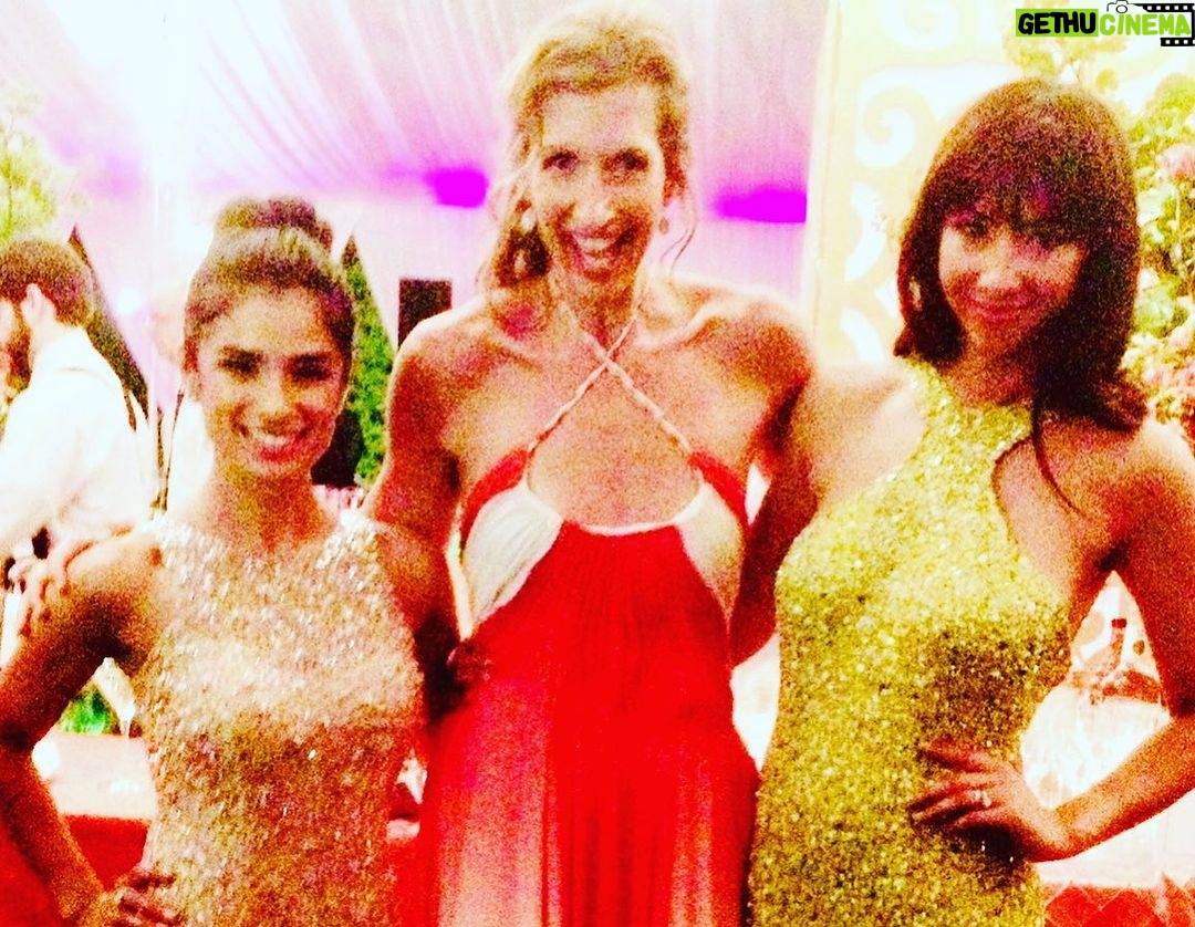 Alysia Reiner Instagram - 10 years ago today, this 🦄 @ijnej , brought a whole lot of magical humans together to create something life-changing for me and countless others. I miss playing with them every day - both on screen and off. I made forever friends. Jenji taught me that you can make art that entertains, makes people laugh and cry and feel and scream at the television, and also changes the world. The way the we see our incarcerated population, trans folks & our LGBTQ+ community EVOLVED & I will forever be grateful to have been part of that story telling that created more love, compassion & acceptance. And yes we are still fighting for the equality & change 1000 other ways. It’s what I want to do for the rest of my life – tell stories that entertain & also grow us all. Thank you @oitnb & all our INCREDIBLE FANS !! Tooooo many photos to include but these are : Season 1 premiere party, season 1 premiere in my living room, Danielle’s premiere on Broadway, celebrating @wpa_nyc , beloved @lavernecox teaching me to pose w us in fire island , & @victoryvague brilliant fan art . Y’all I would cell block with you anytime. Litchfield Penitentiary