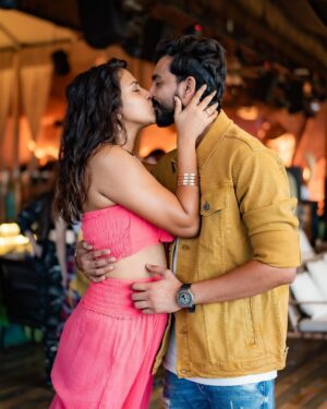 Amala Paul Instagram - From the party where it all began to celebrating a lifetime together - our love story unfolds. 

💞✨🪬

#lovestory #engagedlife #godspeed