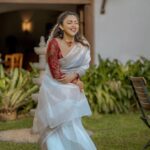 Amala Paul Instagram - "A Tapestry of Traditions unfolds: Onam's Graceful Embrace." Wishing you all a happy Onam🌼🌸 Camera @clickwithhitesh MUA @ashna_aash_ Outfit @cafefashion_by_remya_nair Jewellery @m.o.dsignature #onam #festivevibes #onamvibes #festiveClicks #instantmoments #onamcelebration #trending #onamsaree #kerala #onam2023 Old Harbour Hotel, Kochi, India
