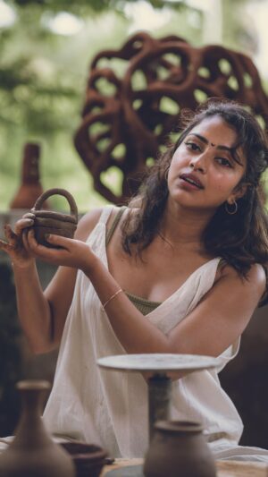 Amala Paul Instagram - Molding clay, shaping dreams with @terracraftskochi. 

Creative director : @viimal 
Production : @shyamal.ap 
Captured by: @_harikumar._ @haaary._ 
Bts : @__naim.___ 
Photography assist : @_fahadh_x_
Loc : @terracraftskochi

#handpottery #pottery #artwork #potterygram #ceramic #clay #handmade #craftsmanship