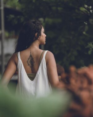 Amala Paul Instagram - Heaven helps those who help themselves. So do your best and let the higher power do the rest 💚🪬

#dream #believe #create #love #pray #repeat