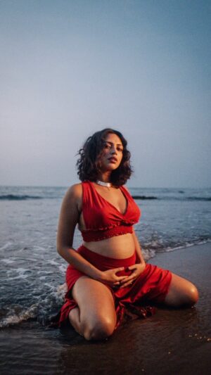 Amala Paul Instagram - Don’t be fearful of change. 

“It is not the strongest of the species that survives,
not the most intelligent that survives.
It is the one that is the most adaptable to change.”

Charles Darwin 
.
.
.
Shot & graded by @mohitkapil
Curated & Directed by @imobinnn
Managed by @connectbyocd
.
.
.
#embrace #miracles #enjoy #grateful #embracetheunknown
# bythesea #sunsetslay #reddressrhapsody #sunsetinred #slayqueen #ravishinginredwaves #instagood #instamood #stayfitandslayit #oceanlove #reddress #red #fashion #dress #photography #love #model #photoshoot #style #instagood #ootd #viral #ririenergy #photooftheday #portrait #ladyinred