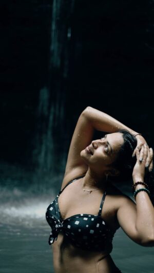 Amala Paul Instagram - Embrace who you are…and the magic follows 💫

Shot by @cmaclsu 🤗

#amalapaul #waterfalls #loveyourself #instagram #love #makingmemories #joy #actor