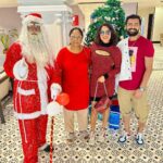Amala Paul Instagram - Santa’s Squad 🎅🎄💓😎 #merrychristmas lovesss
