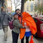 Amanda Jane Cooper Instagram - Always the best day in New York. He’s done it again! 16th marathon overall and 9th consecutive @nycmarathon. 🗽 So moved. So grateful. Way to go @andrewbellnyc. Plus bagels and boisterous cheering with @anniefdowns, @meredithtoering & MY MOM! Jewelry by @marrincostellojewelry New York, New York