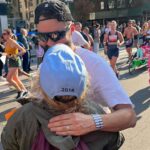 Amanda Jane Cooper Instagram - Always the best day in New York. He’s done it again! 16th marathon overall and 9th consecutive @nycmarathon. 🗽 So moved. So grateful. Way to go @andrewbellnyc. Plus bagels and boisterous cheering with @anniefdowns, @meredithtoering & MY MOM! Jewelry by @marrincostellojewelry New York, New York