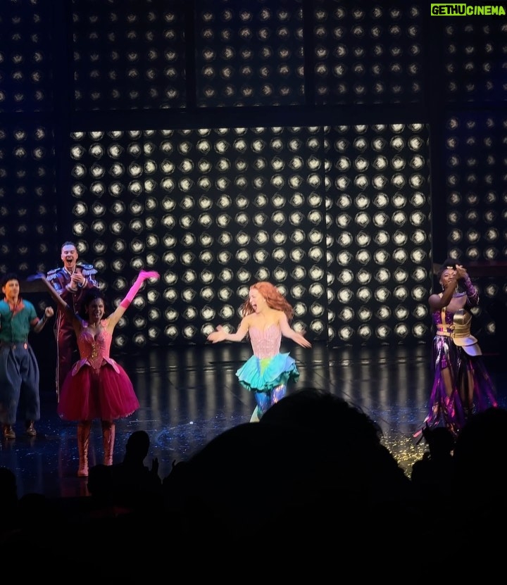 Amanda Jane Cooper Instagram - “Crazy! 🎤 I just can’t…” stop thinking about @tesssoltau and @ryahnixon in @onemoretimebway! *Hilarious* performances by these gorgeous friends. It’s “Lucky” 💁🏼♀️ that once upon a one more time we went to @cmudrama together. Love you ladies! Congratulations to @gifted2sing, @laurenzakrin, @thejennifersimard, @brigaheelan, @rysteele, @justinguarini and the whole cast!! Photos by @traceykdiebold 🪩 Once Upon a One More Time