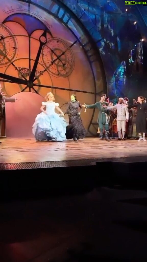 Amanda Jane Cooper Instagram - “It’s tomorrow!” The dreamy @sentmenpod @wicked_musical panel at @bwaycon, that is. Can’t wait! Please enjoy this bow footage by @kylegfil_ at the Gershwin last year with THEE @jennydinoia (who’ll be there too) & amazing company. Love my lil’ moment with @danmicciche. 🥹 Friday 7/21 at 2:30pm ET on the Mainstage WICKED: The Witches of WICKED @alyssajoyfox @jennydinoia @taliasuskauer @hayley_podschun @qubrown @youvegotkev 🎙️💚💞