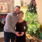Amanda Jane Cooper Instagram - Merry Christmas!! You are loved. Hope is here. Emmanuel, God with us. Jewelry by @marrincostellojewelry