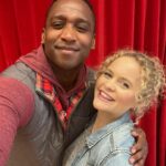 Amanda Jane Cooper Instagram - Sequin season. ✨ Reuniting with @itsjelaniremy is always a GIFT. 🎁 How incredible is his sound check of “Tomorrow”? Instant tears. What a talent to witness. Another festive concert in the books thanks to @ben_siekmeier & @serenatuomi. 🥤❄️ Jewelry by @marrincostellojewelry Maternity sequins by @nuuly Final 2 photos from March 2023 doing @inthetrenchesmusical together!