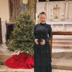 Amanda Jane Cooper Instagram - Concert season! Honored to sing for @cityrelief with @brandnewnyla, @louisjfernandez & The Bobby Lewis Ensemble. Swipe for gloryyy and a surprise visitor. Accompaniment by @elisauerkraut “Daughter of The King” by @jamiegraceh Jewelry by @marrincostellojewelry Maternity sparkles by @nuuly New York, New York