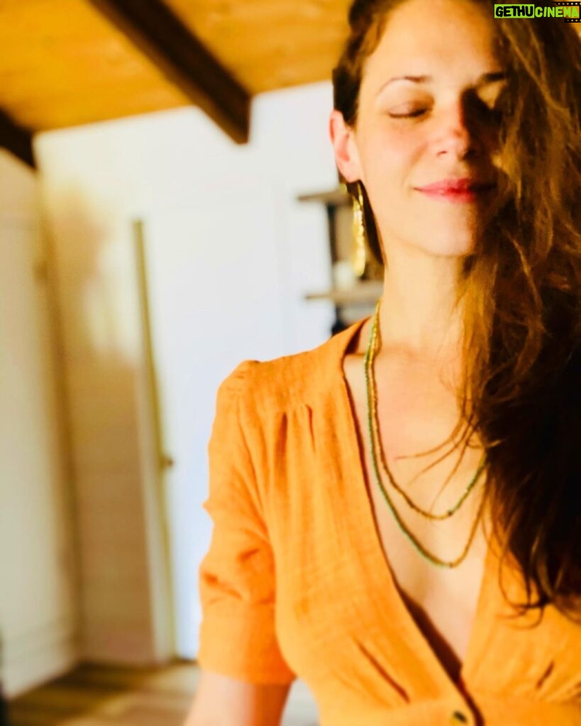 Amanda Righetti Instagram - Sunday Orange Crush 🧡 #noplacelikehome