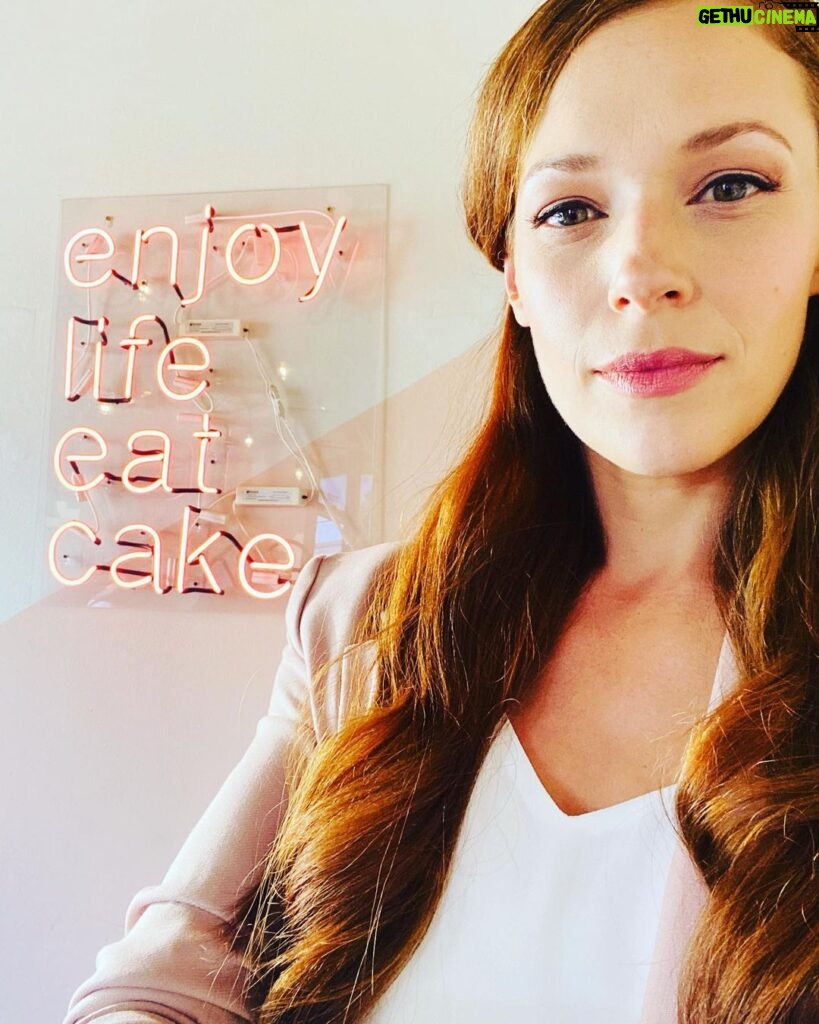 Amanda Righetti Instagram - This Monday takes the cake! Living that #setlife dream. #letthemeatcake