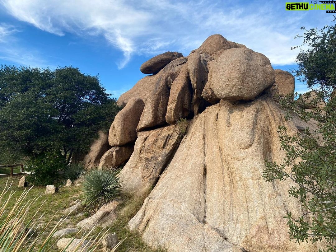 Amanda Righetti Instagram - Rock people #arizonalandscape #desertdaze #filmlocation