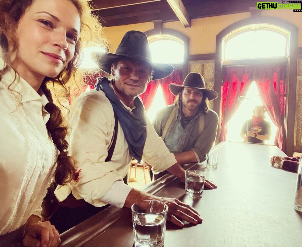 Amanda Righetti Instagram - Good times with these cowboys 🤠#setlife #farhaven
